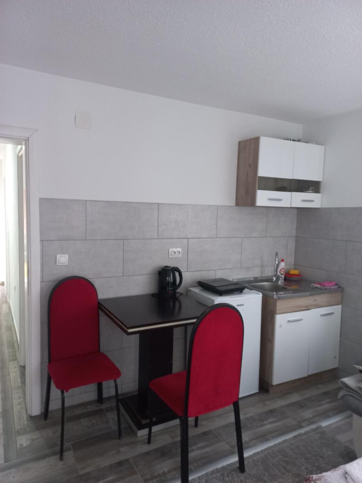 פלאב Adagio Studio Apartment מראה חיצוני תמונה